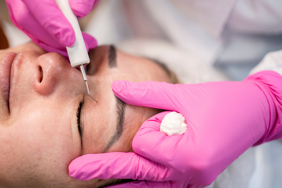 Blefaroplastika nədir? Göz qapağı estetikası və bərpa prosesi